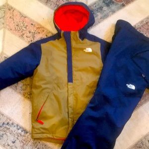 The Northface boys ski jacket and snowpants m-10/12